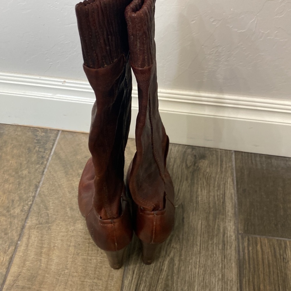 Frye Mimi scrunch boot all leather brown size 6.5 M. - Picture 3 of 16